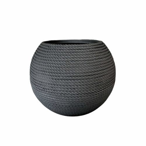 Avec sa forme arrondie et sa finition effet corde, ce pot de la collection Class, ligne Bali de Vasar.